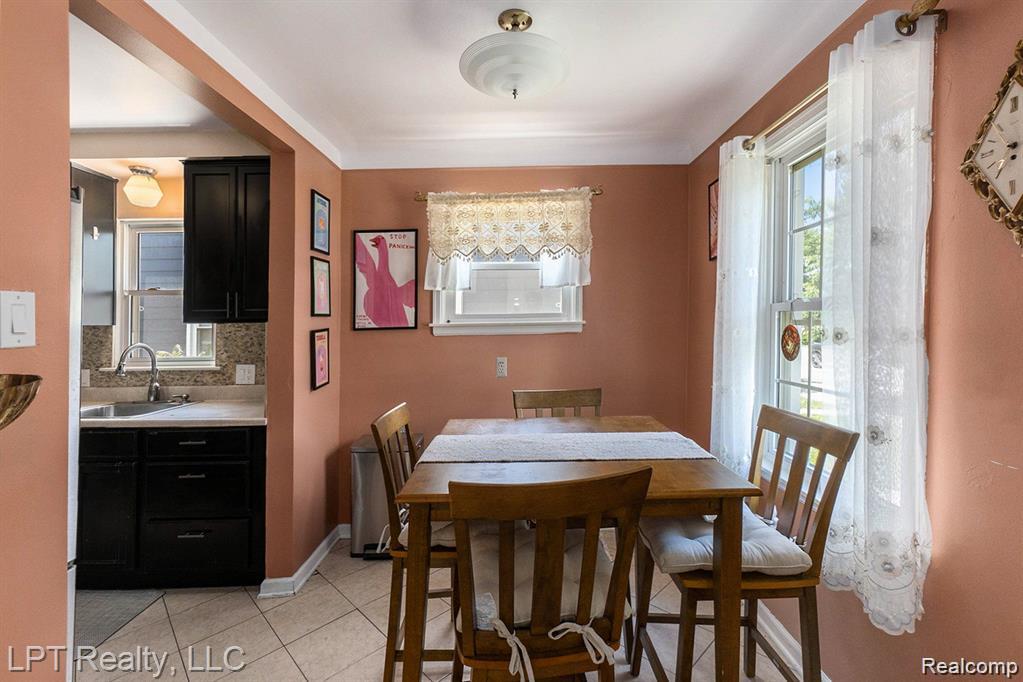 714 E 12 Mile Road, Royal Oak, MI 48073 — Photo 4