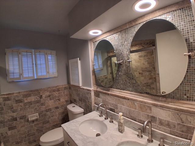 24231 Jerome Street, Oak Park, MI 48237 — Photo 12
