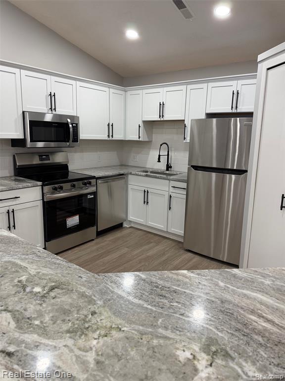 6540 Ridgefield Circle #201 Circle, West Bloomfield, MI — Photo 5