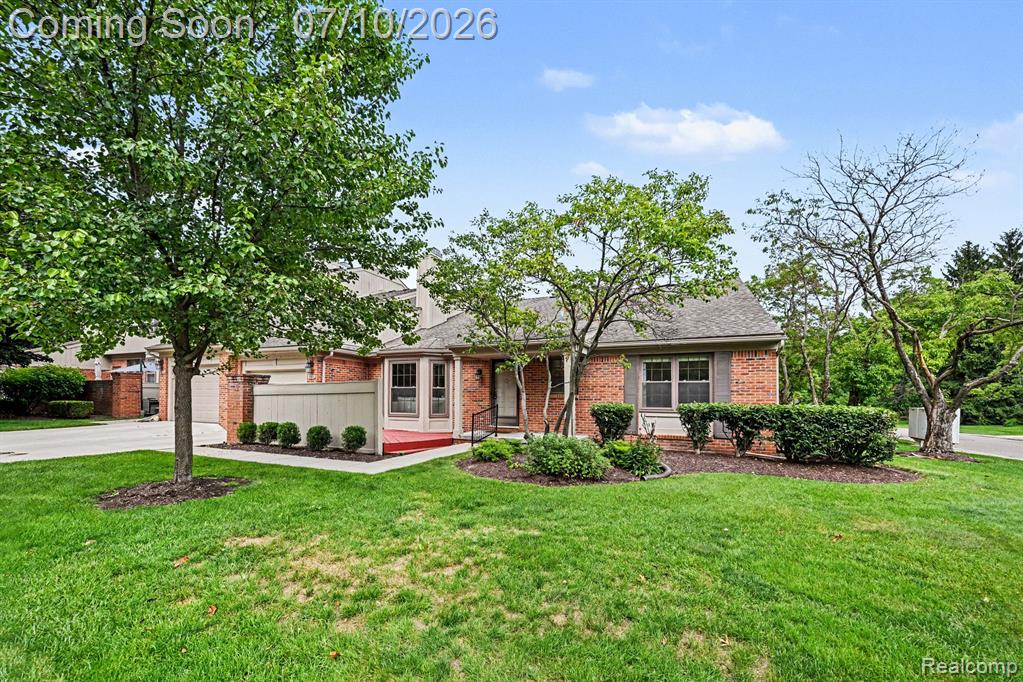 7140 Green Farm Road, West Bloomfield, MI — Photo 3