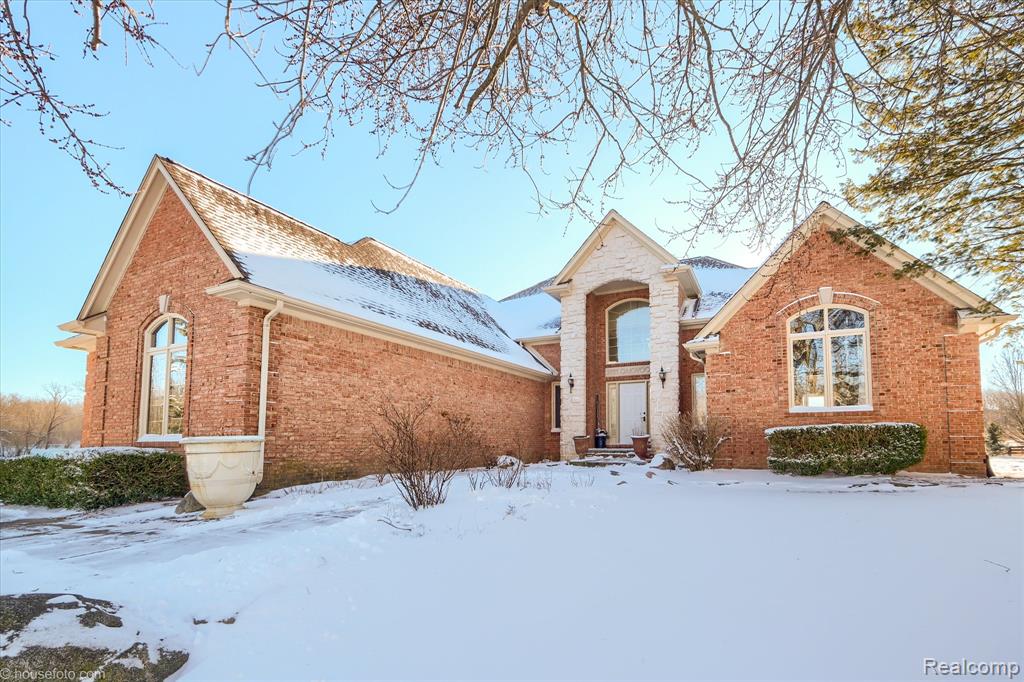 2051 E Oakwood Road, Oxford, MI 48370 — Photo 2