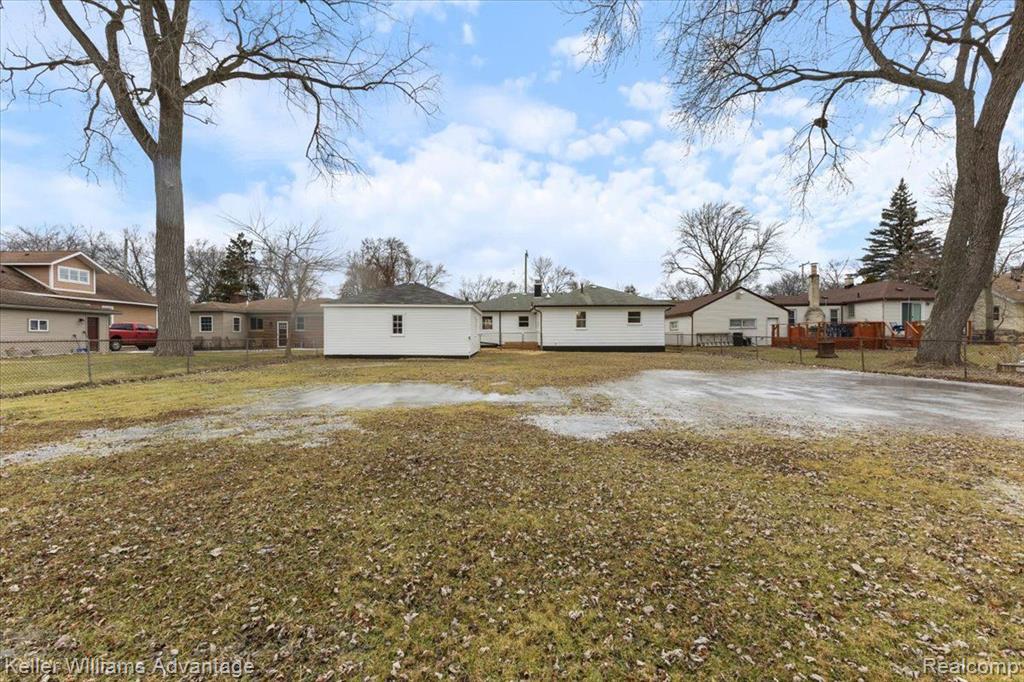 538 HENDRICKSON Boulevard, Clawson, MI — Photo 28