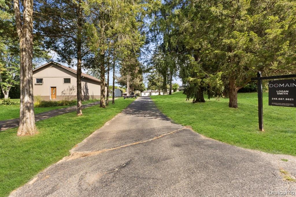 8437 WOODLAND SHORE Drive, Brighton, MI 48114 — Photo 56