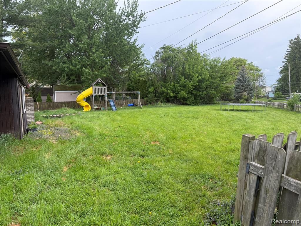 39865 Sylvia Street, Harrison Township, MI — Photo 3