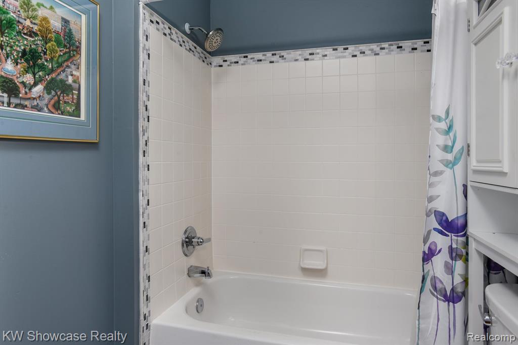 6481 PEMBROOK Drive, Westland, MI — Photo 14