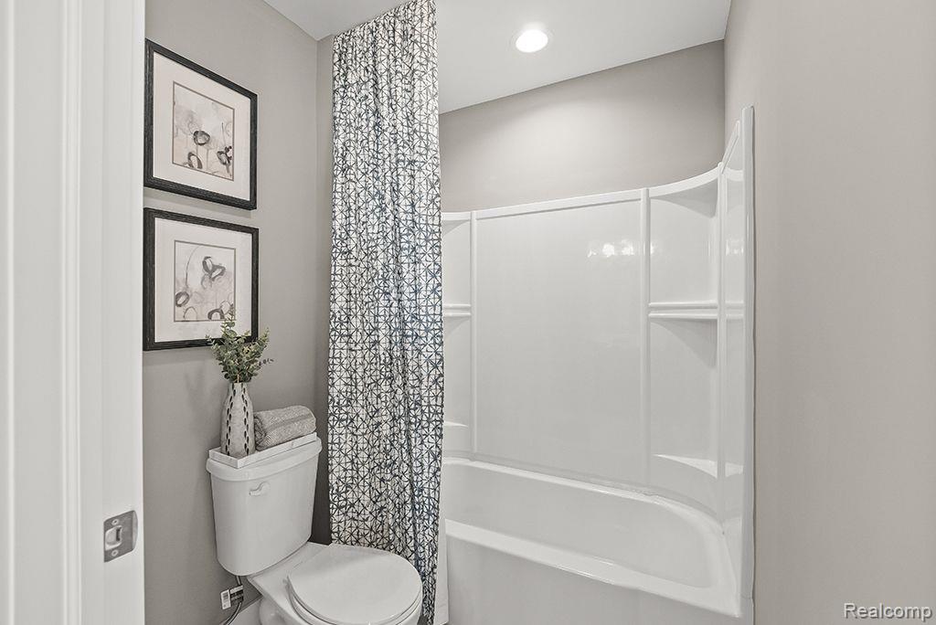 13732 EAGLES WAY Drive, Shelby, MI 48315 — Photo 15
