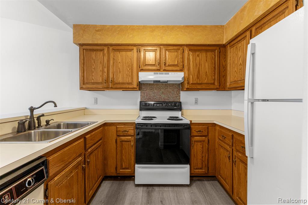 41 Parkplace W, Allen Park, MI 48101 — Photo 6