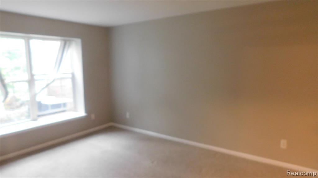 44850 MARIGOLD Drive, Sterling Heights, MI 48314 — Photo 13