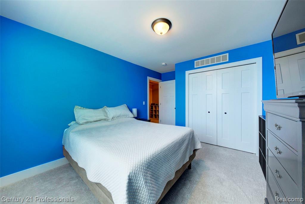 1331 Yosemite Valley Drive, Milford, MI 48381 — Photo 45