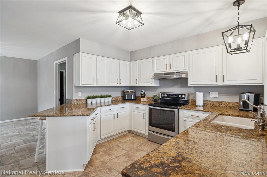47704 BLUE HERON Drive S, Northville, MI — Photo 16