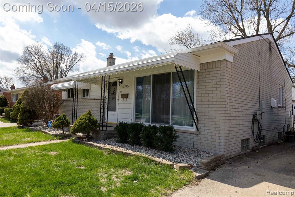 29361 Mark Avenue, Madison Heights, MI 48071 — Photo 25