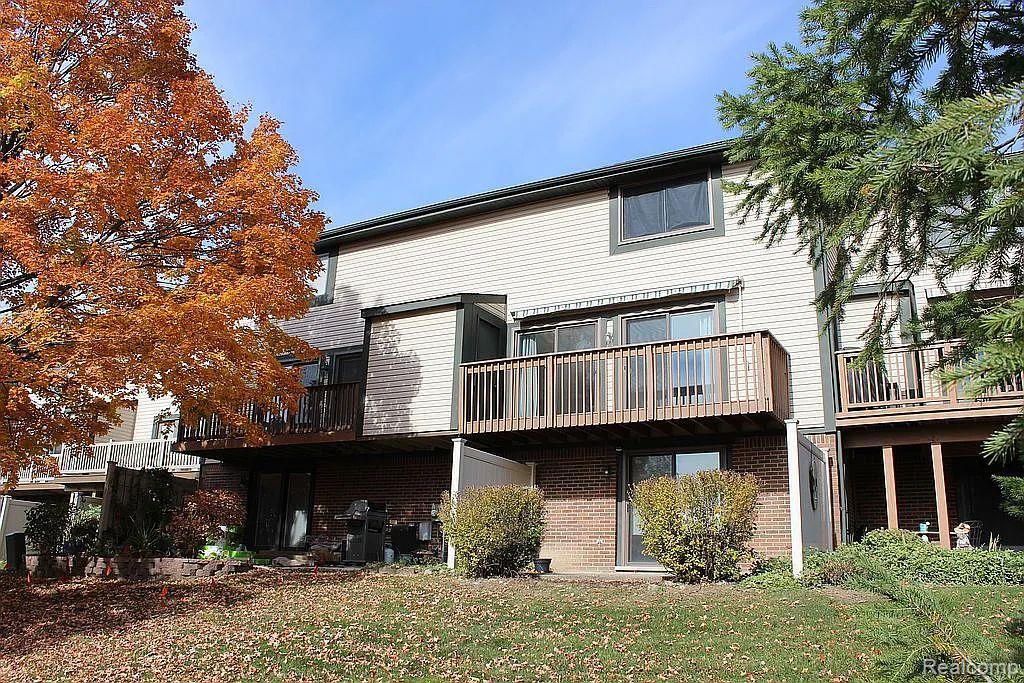 950 NEW HAVEN Court, Northville, MI 48167 — Photo 12