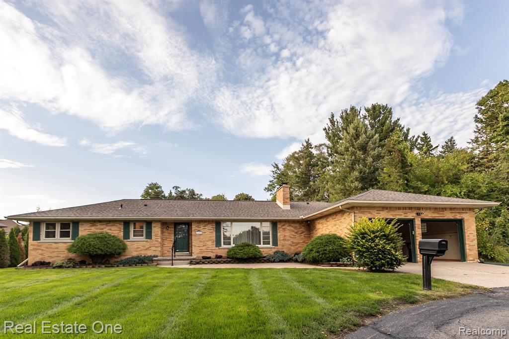 45400 N Territorial Road, Plymouth, MI 48170