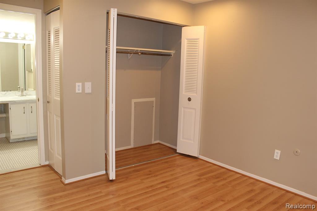 922 CHESTNUT HILL Drive, Auburn Hills, MI 48326 — Photo 26