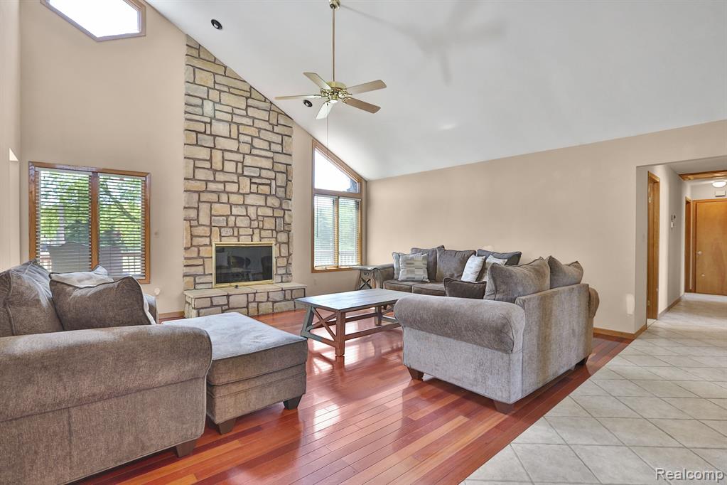53201 MARANATHA Lane, Wixom, MI 48393 — Photo 15