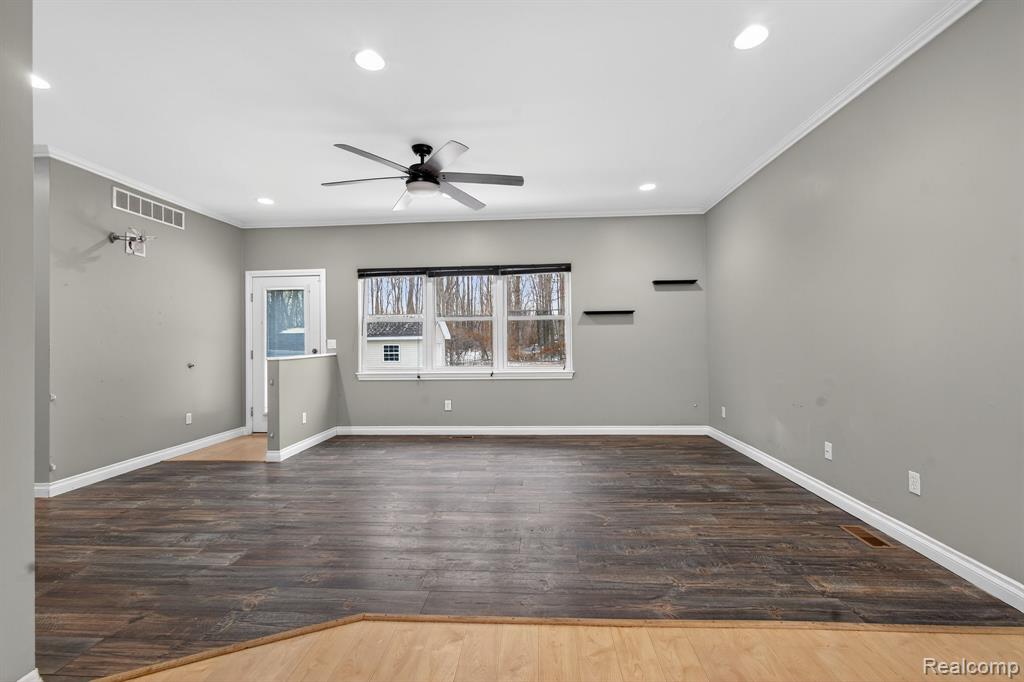 9399 Oakdale Street, Clay, MI 48001 — Photo 5
