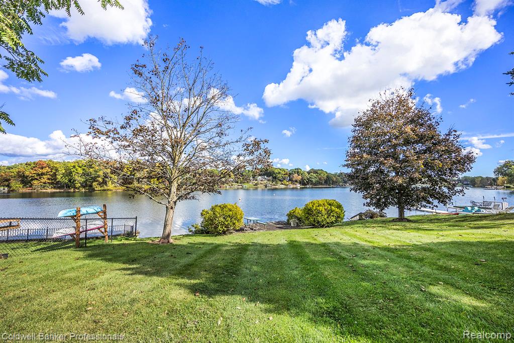 Stunning Backyard and view of Susin Lake!