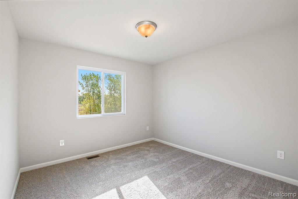 8377 Majestic Boulevard, Fowlerville, MI 48836 — Photo 17