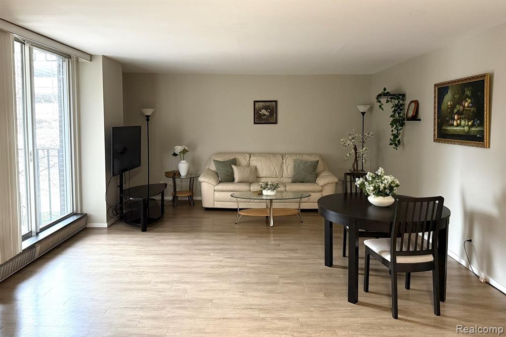 1050 Wall Street, 2E, Ann Arbor, MI 48105 — Photo 4