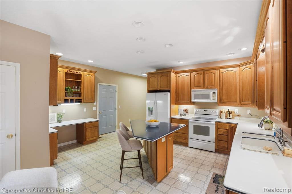 4462 Lily Drive, Howell, MI 48843 — Photo 15