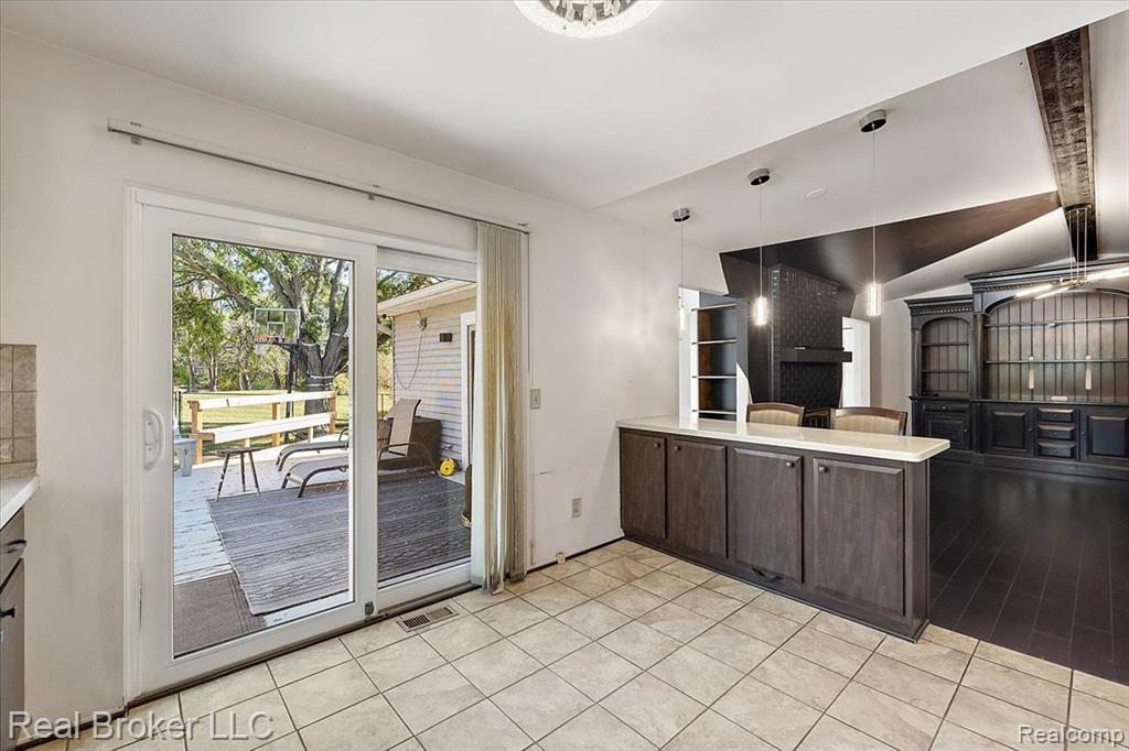 24348 Simmons Drive, Novi, MI — Photo 16