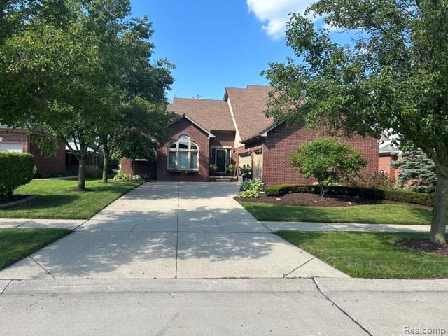 18987 Pine Lane, Macomb, MI 48042