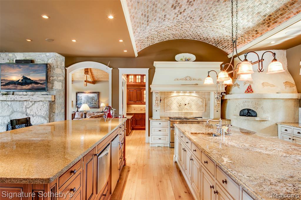 5350 Brewster Road, Rochester, MI 48306 — Photo 11