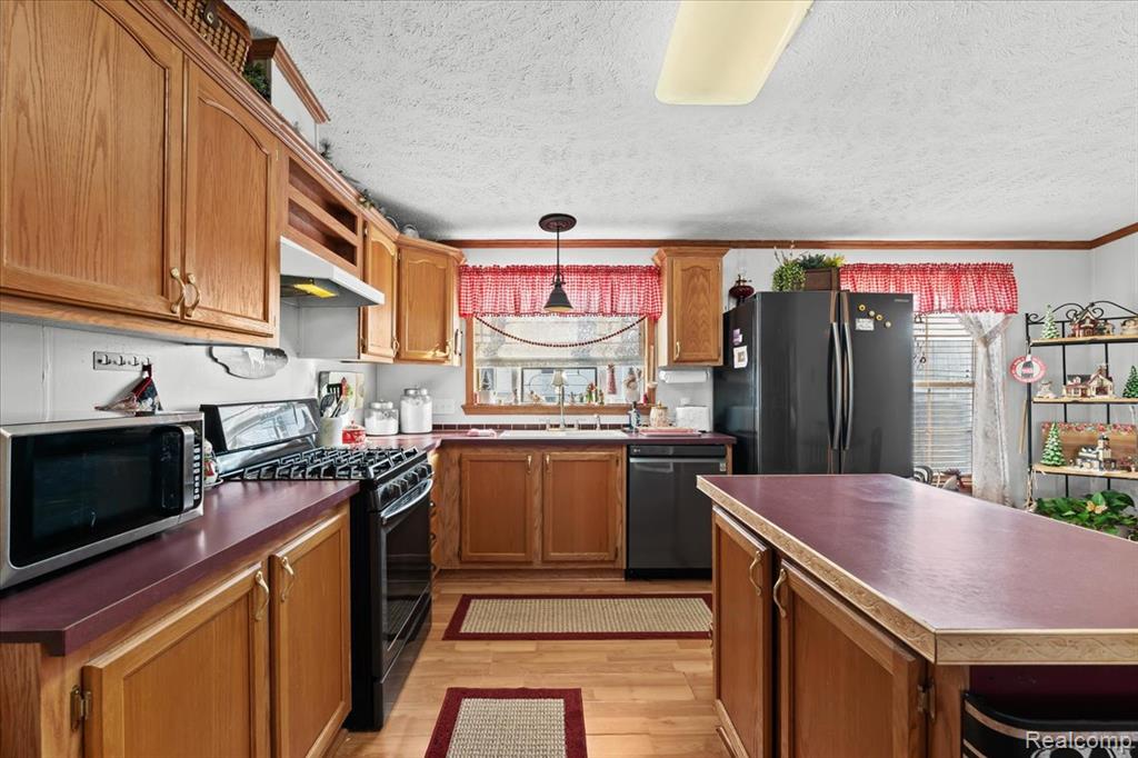 4482 Wynnwood Drive, Howell, MI 48843 — Photo 12