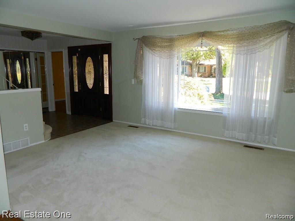 6927 Northpoint Drive, Troy, MI 48085 — Photo 19