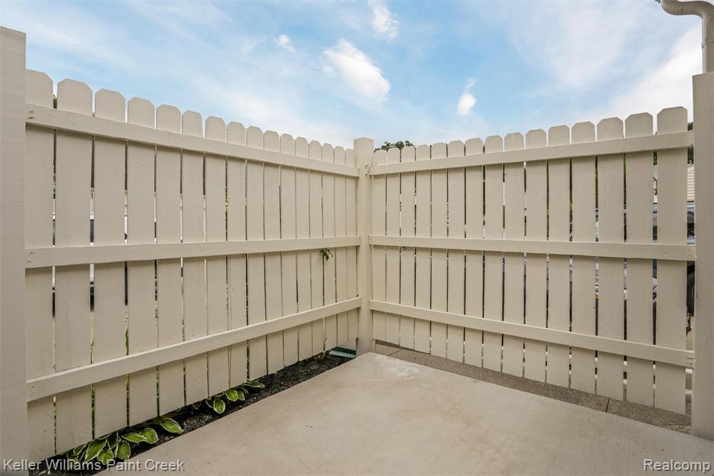 7617 Woodview Drive, 48, Waterford, MI 48327 — Photo 24