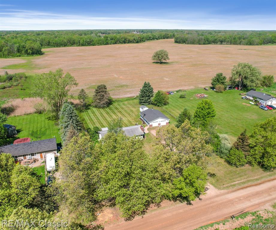 11589 OWOSSO Road, Fowlerville, MI 48836 — Photo 6