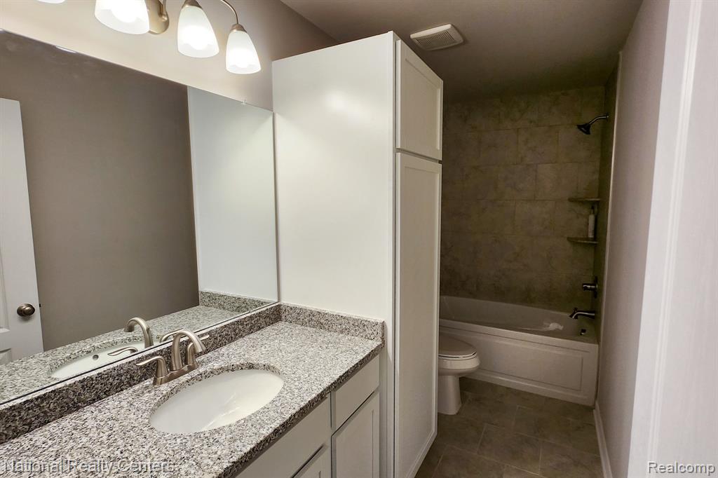 Unit 1- 251 Devonshire Drive, 1, Lapeer, MI 48446 — Photo 24
