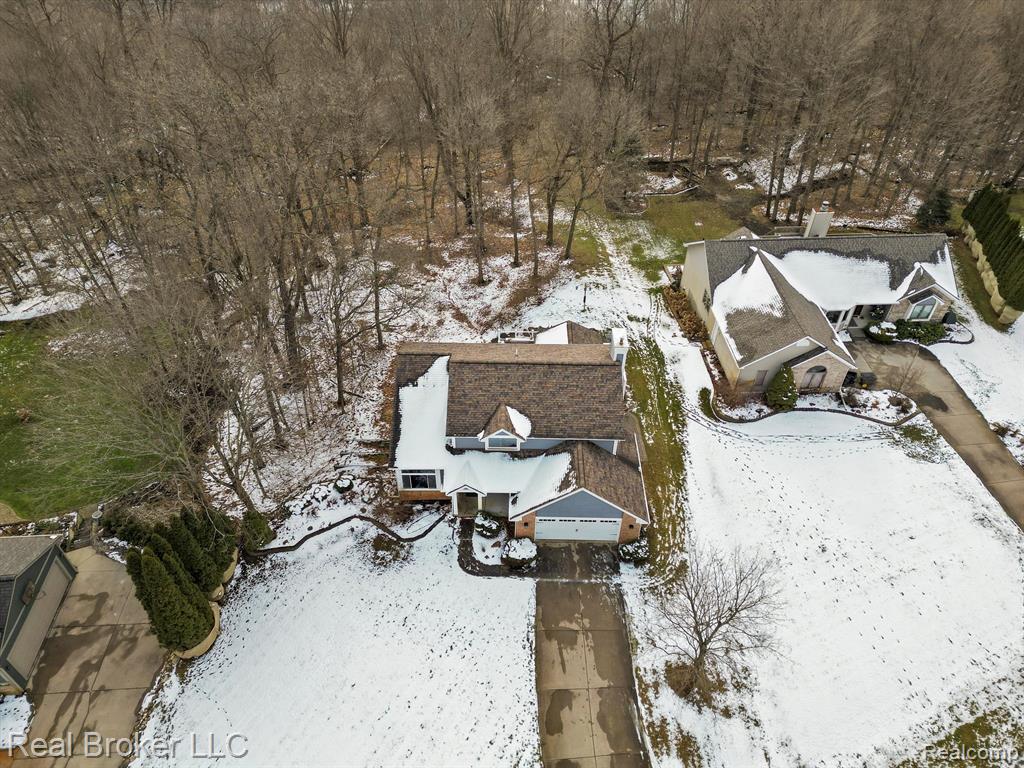 680 CRESCENT Court, Ortonville, MI 48462 — Photo 27