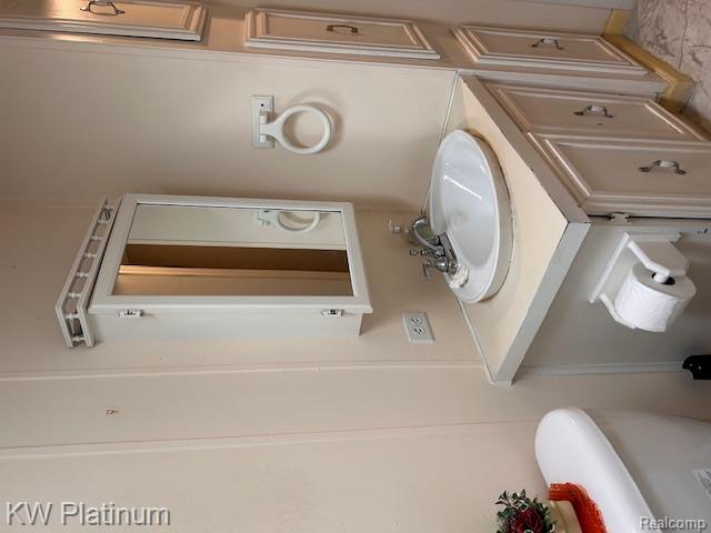 48606 Lakeview Circle, Shelby Twp, MI 48317 — Photo 34