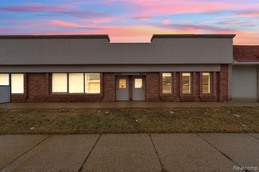 28657 Hoover Road, Warren, MI 48093