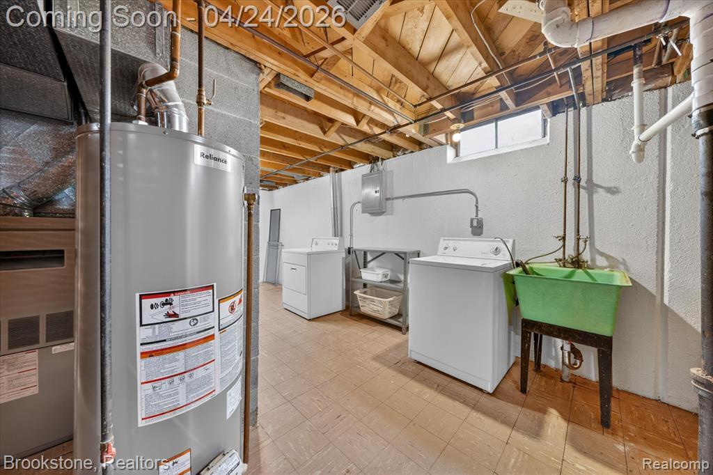 30428 Iroquois Drive, Warren, MI 48088 — Photo 30