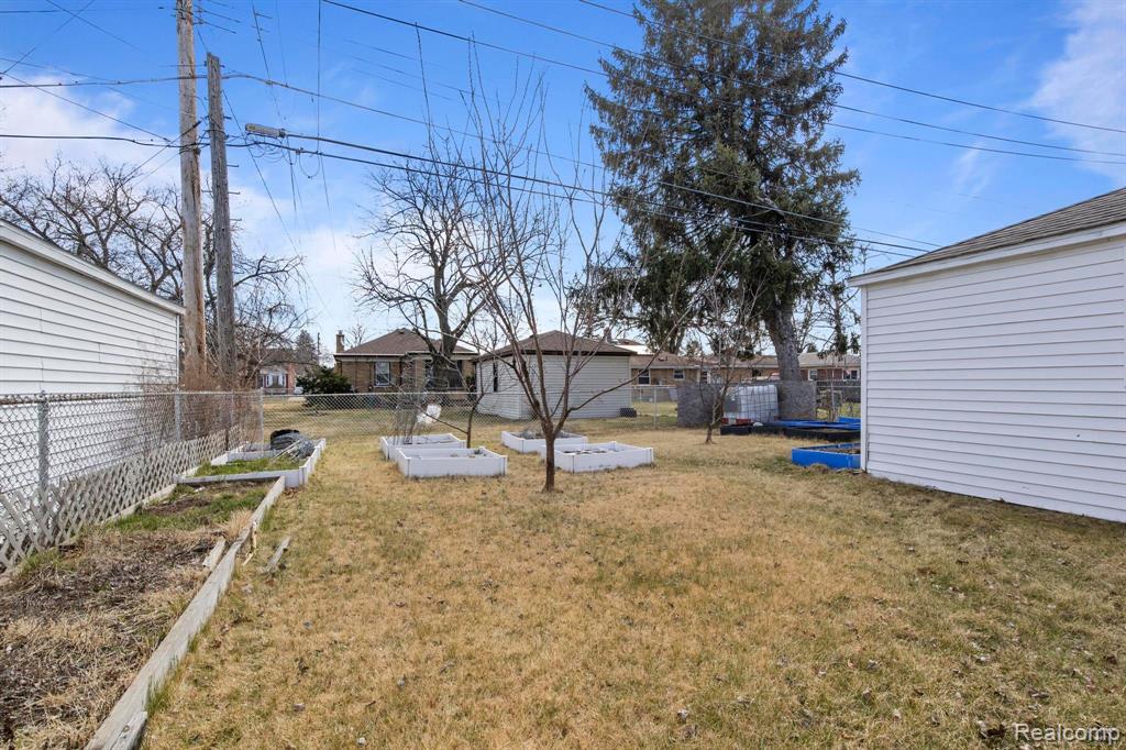 7000 N LAFAYETTE Street, Dearborn Heights, MI 48127 — Photo 28