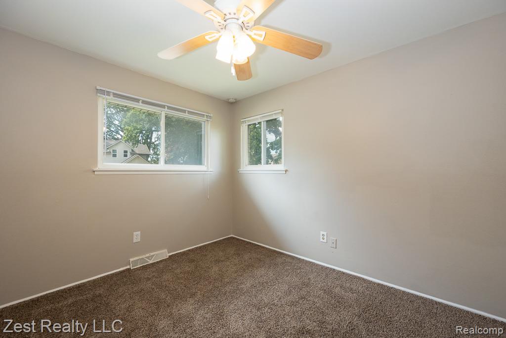 21040 Woodside Avenue, Ferndale, MI 48220 — Photo 12
