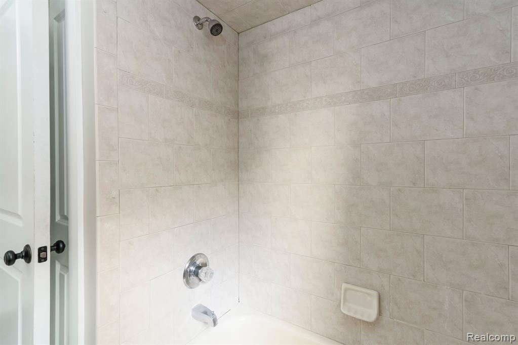 57495 RIDGEWOOD Drive, Washington, MI — Photo 38