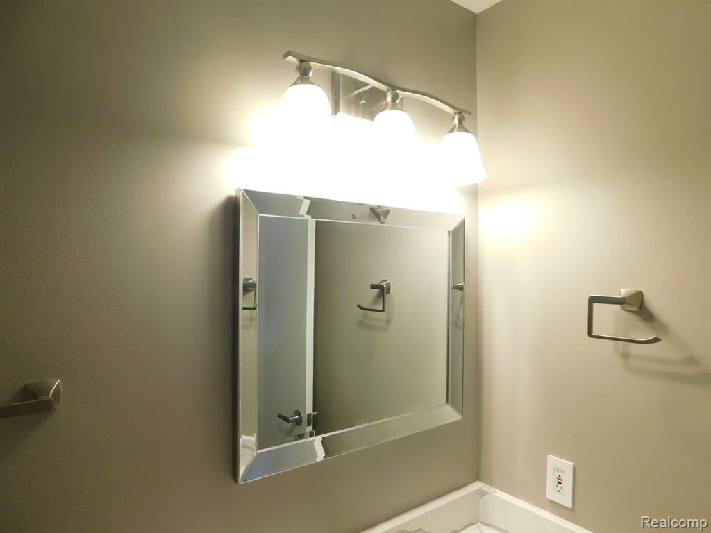 5606 DRAKE HOLLOW Drive W, West Bloomfield, MI — Photo 34