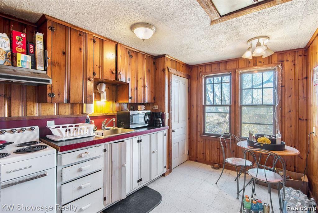 1261 W GRAND BLANC Road, Grand Blanc, MI 48439 — Photo 18