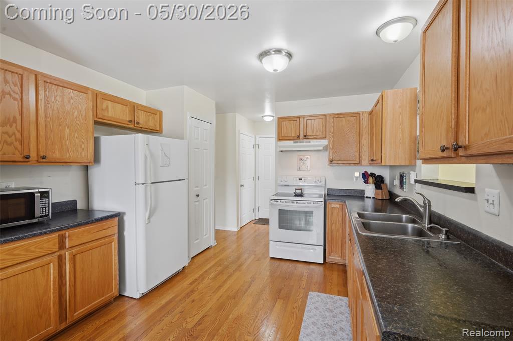 48929 Ashbury Drive, Belleville, MI 48111 — Photo 8