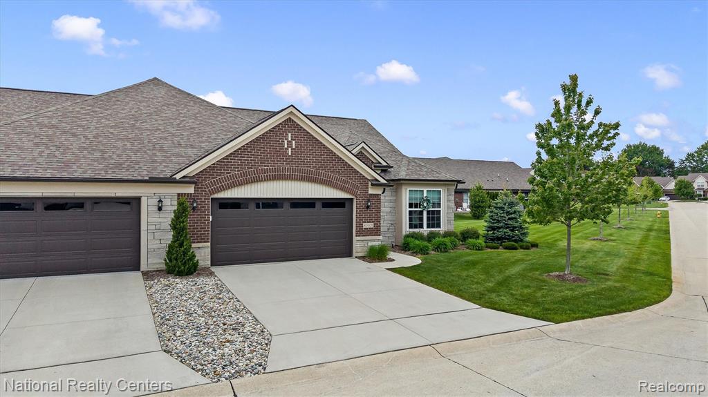 40605 Aster Court, Clinton Twp, MI 48036 — Photo 42
