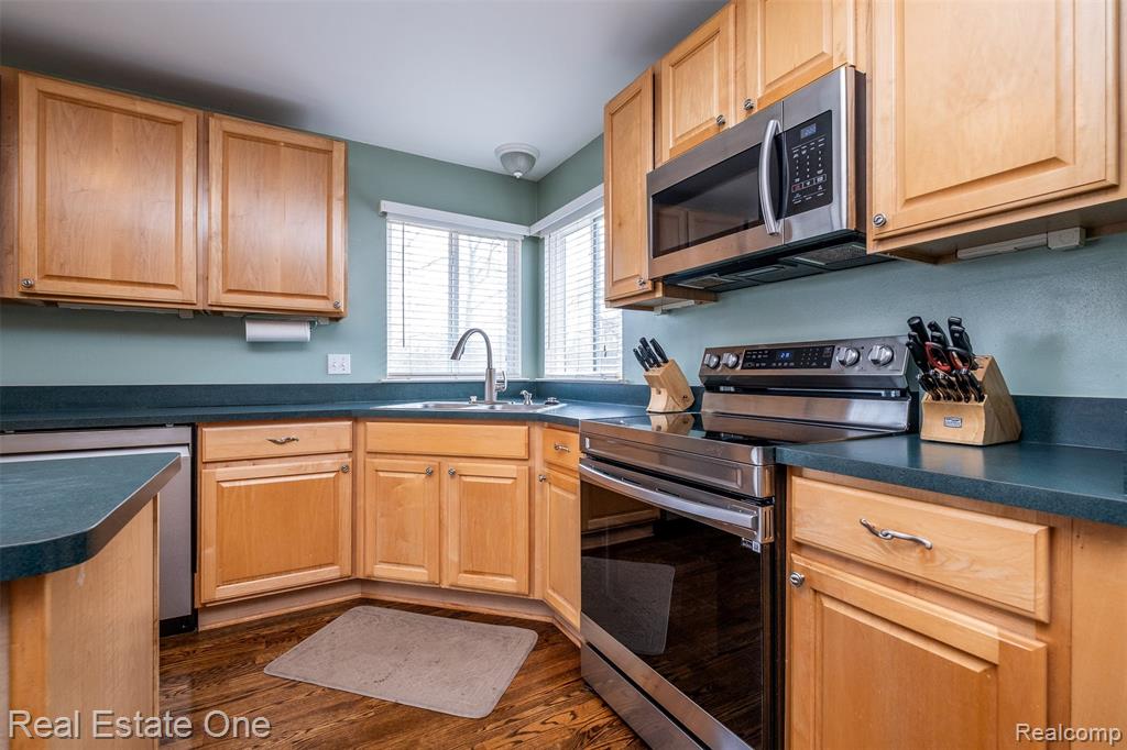 5716 Lancaster Lane, Commerce Twp, MI 48382 — Photo 22