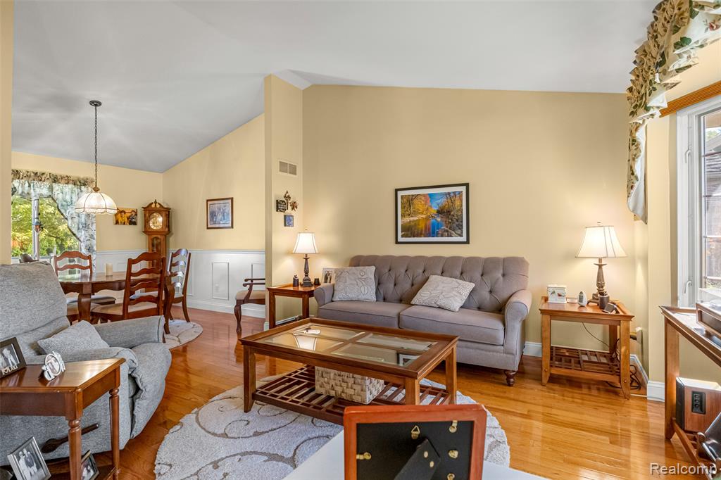 780 Saint Johns Boulevard, Lincoln Park, MI 48146 — Photo 4
