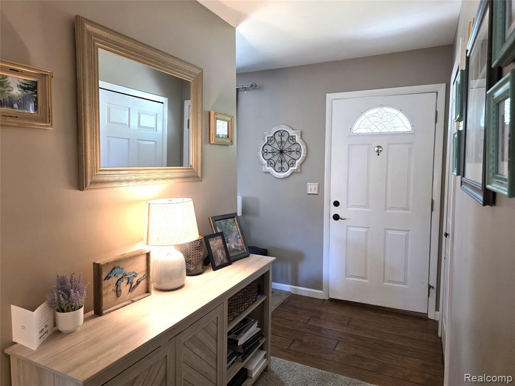 397 University Avenue, South Lyon, MI 48178 — Photo 3