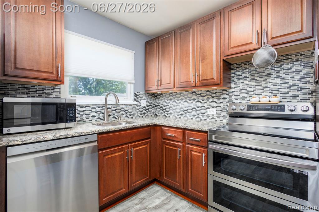 15212 Orchard Court, Romulus, MI 48174 — Photo 9