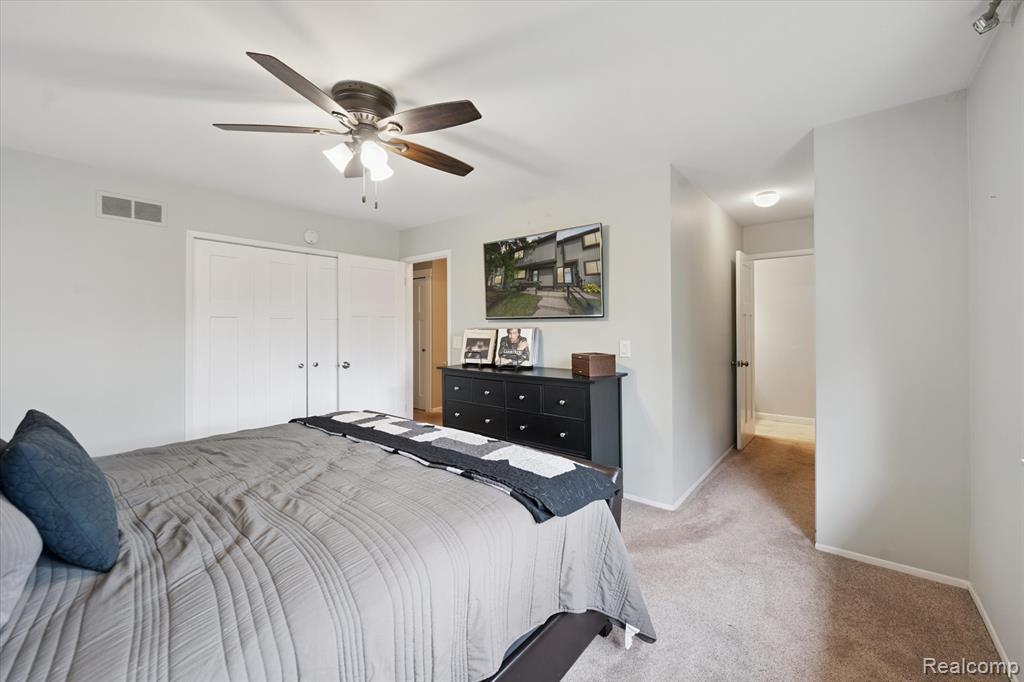 566 Foxboro Square, Brighton, MI 48116 — Photo 18