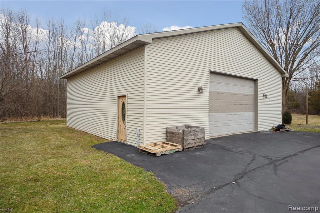 4434 N JENNINGS Road, Flint, MI 48504 — Photo 8