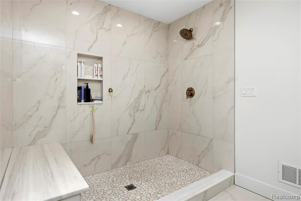 3681 Maxwell Court, Bloomfield Hills, MI 48301 — Photo 27
